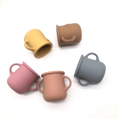 2023 ออกแบบใหม่ BPA Free Baby Bear Shaped Cute Baby Training ถ้วยหัดดื่มซิลิโคนเด็กวัยหัดเดิน