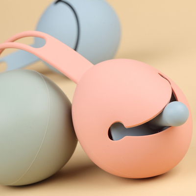 เคสซิลิโคน Dummy Holder พิมพ์แบบกำหนดเองสีสันสดใส ปลอดสารพทาเลต Infant Nipple Clip